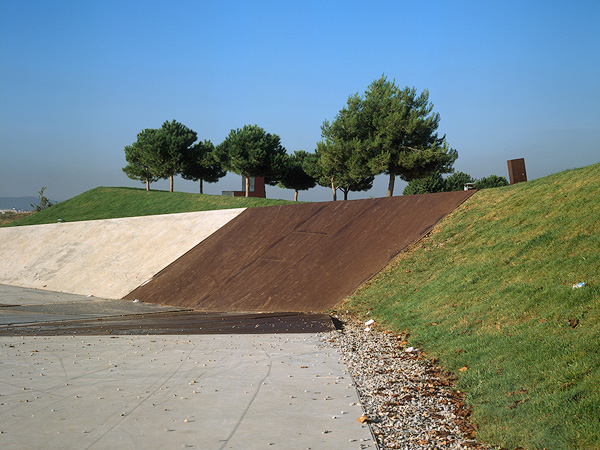 Fotografia d'arquitectura, Parc de Pinetons, Ripollet. Arquitectes: Isidre Santacreu i Claudi Aguiló