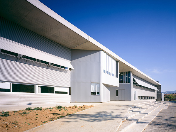 Fotografia d'arquitectura, exterior de l'IES Fontajau, Girona. Enric Massip Bosch Arquitectes