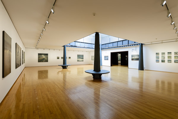 Fotografia de l'exposició El Mar de Guerrero Medina, a la Sala Parés de Barcelona