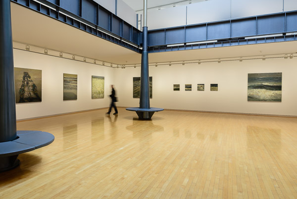 Fotografia de l'exposició El Mar de Guerrero Medina, a la Sala Parés de Barcelona