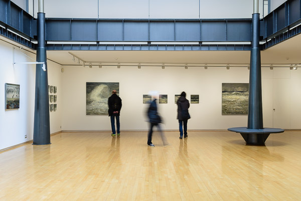 Fotografia de l'exposició El Mar de Guerrero Medina, a la Sala Parés de Barcelona