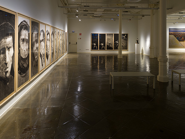Fotografies de l'exposició 'El meu compromís' de Guerrero Medina a Espais Volart, Fundació Vila Casas. Barcelona. 2020
