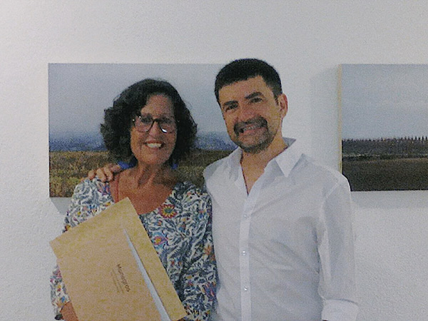 Pau Guerrero amb Marta Tatjer el dia de l'inauguració de l'exposició del projecte artístic *Monegros* al Km7 Espai d'Art José Luis Pascual