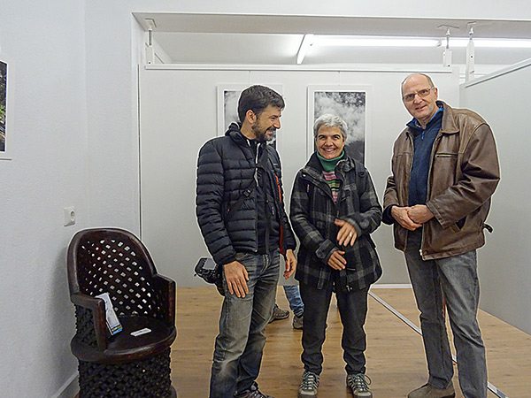 fotografia de l'inauguració de l'exposició Paisatges i racons de l'Albera a Populart