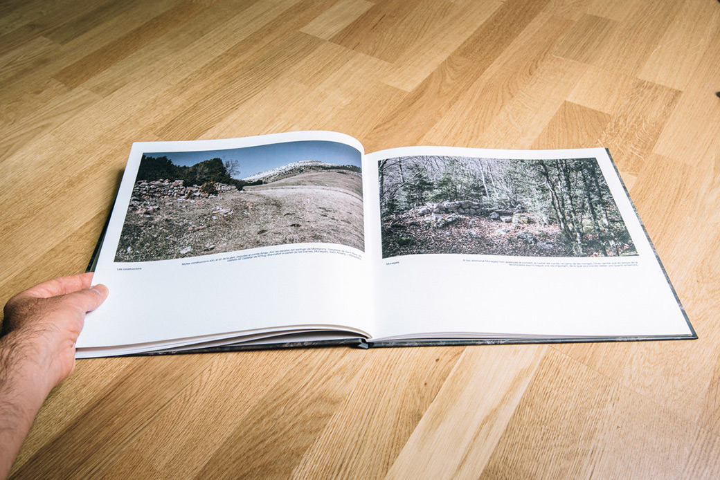 Pàgines interiors d'*El comte Arnau, paisatge i llegenda*, el llibre amb totes les fotografies del projecte
